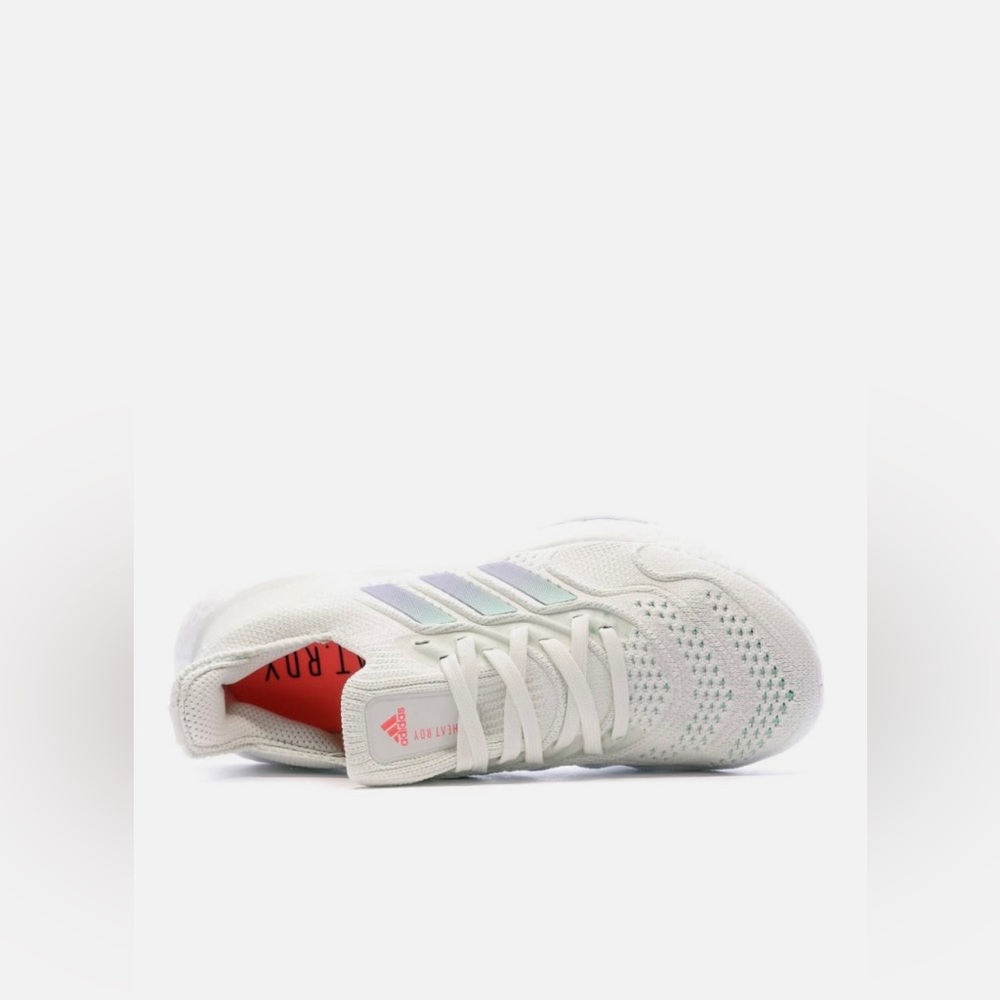 adidas Ultraboost 22
HEAT.RDY Running Shoe (Women) - Picture 4 of 16